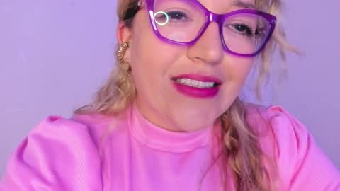Snapshot of naty__mature_ chatting on October 5, 10:17 pm Nataly online show from October 5, 10:17 pm