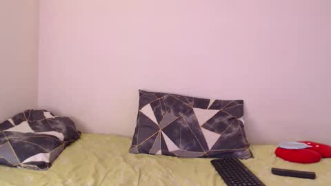 Eimy online show from January 6, 7:29 pm