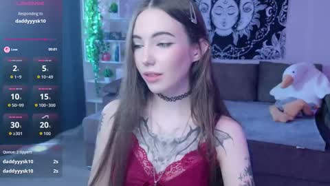 Snapshot of naugghtynikki chatting on September 18, 5:55 am Nikki online show from September 18, 5:55 am