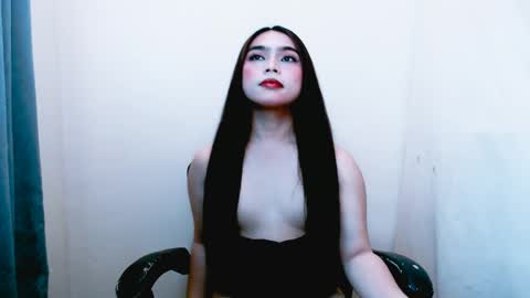 naughtcummer_yllana online show from May 1, 1:21 am