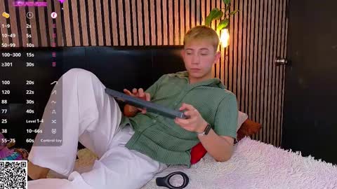 Snapshot of naughty__chris chatting on February 10, 4:14 pm Christopher Chris online show from February 10, 4:14 pm