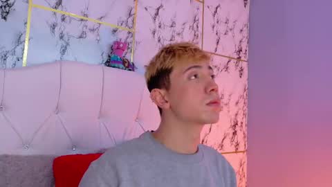 Snapshot of naughty__chris chatting on February 28, 12:09 pm Christopher Chris online show from February 28, 12:09 pm