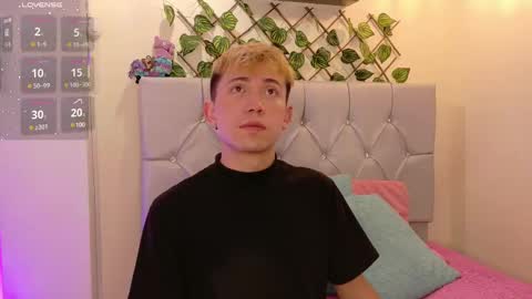 Snapshot of naughty__chris chatting on February 25, 12:27 pm Christopher Chris online show from February 25, 12:27 pm