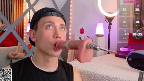 Snapshot of naughty__chris chatting on September 18, 1:59 pm Christopher Chris online show from September 18, 1:59 pm