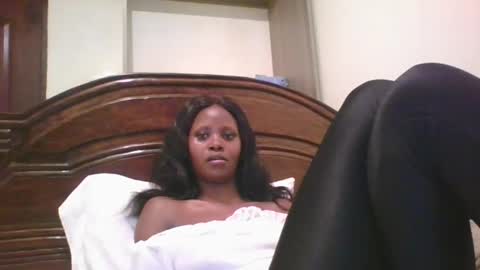 Snapshot of naughty_babe000 chatting on February 7, 11:03 pm alisha online show from February 7, 11:03 pm