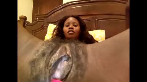 Snapshot of naughty_babe000 chatting on January 24, 9:39 am alisha online show from January 24, 9:39 am