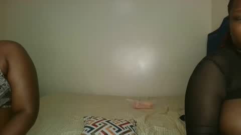 Snapshot of naughty_ellaa chatting on September 25, 12:50 am naughty_ellaa online show from September 25, 12:50 am
