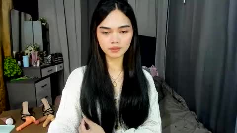 emma online show from June 9, 8:30 pm