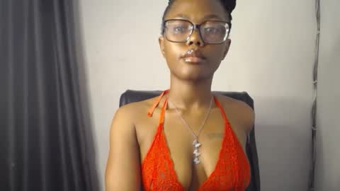 Zoey online show from November 28, 12:40 am