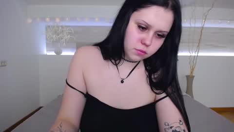 Kristy  online show from December 17, 4:43 pm