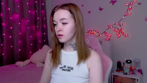 Snapshot of naughty_mablee chatting on October 9, 1:11 am Mable online show from October 9, 1:11 am