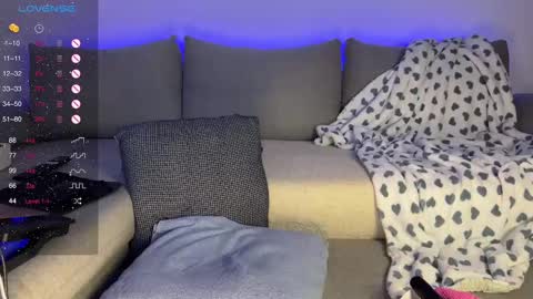 Snapshot of naughty_mari chatting on February 18, 12:39 pm Naughty Mari online show from February 18, 12:39 pm