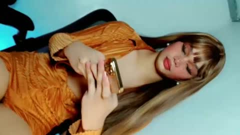 Snapshot of naughtybella_ chatting on January 22, 9:24 am bella online show from January 22, 9:24 am