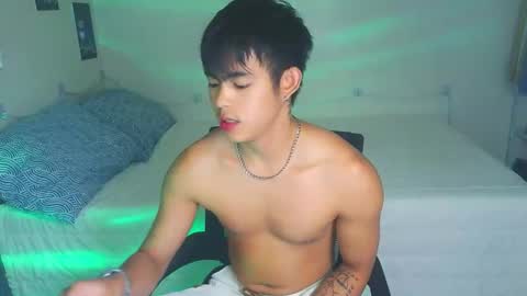 Snapshot of naughtyboylouie chatting on September 30, 2:38 pm Loue online show from September 30, 2:38 pm