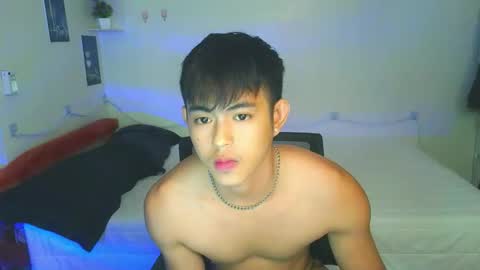 Snapshot of naughtyboylouie chatting on September 11, 10:27 am Loue online show from September 11, 10:27 am