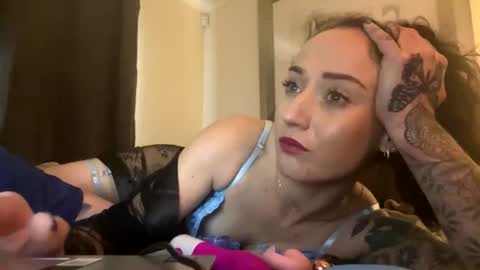naughtycoupleweare online show from July 25, 5:16 am