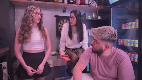 Snapshot of naughtyluxe chatting on January 31, 6:47 pm ANDREA STEPH MIKE online show from January 31, 6:47 pm