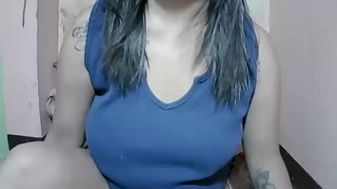 naughtymom_33 online show from September 22, 5:44 am