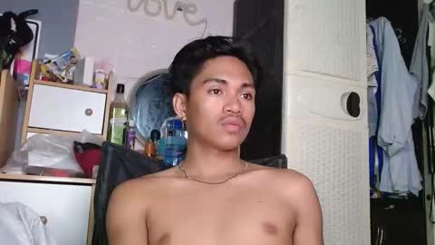 MakisigEvah online show from February 4, 10:02 pm