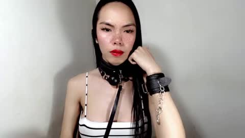 naughtypetiteangel online show from January 18, 7:17 am