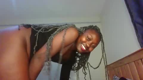 naughtyqueen12 online show from March 3, 9:33 pm