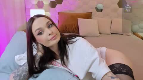 naughtyylory online show from February 4, 9:13 am