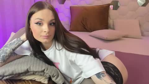 Snapshot of naughtyylory chatting on October 11, 8:30 am naughtyylory online show from October 11, 8:30 am