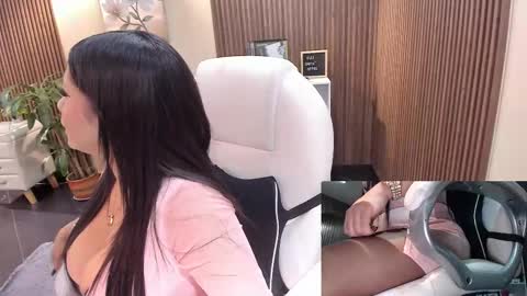 Snapshot of naugthyelli chatting on September 26, 11:24 pm online show from September 26, 11:24 pm