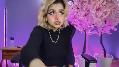 Navier  online show from November 15, 11:50 pm