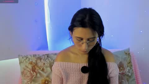 Naye  online show from March 13, 7:06 pm