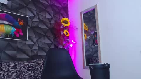 Snapshot of nazper_ chatting on February 22, 3:14 pm Nazper online show from February 22, 3:14 pm