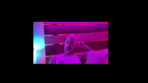 NC Bald And Beautiful online show from January 19, 7:18 am