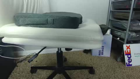 need_some_lovins online show from March 28, 12:39 pm