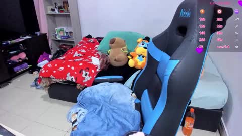 Geek Nicole    im Neeko UwU online show from November 12, 4:53 pm