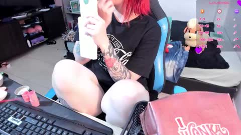 Geek Nicole    im Neeko UwU online show from September 13, 10:12 pm