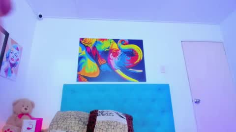 Snapshot of neferet_opal chatting on September 20, 3:09 am neferet_opal online show from September 20, 3:09 am