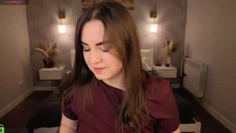 nelie_evans online show from June 5, 1:12 am