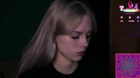 Snapshot of nelly_carroll chatting on October 19, 1:32 am I am Nelly3 online show from October 19, 1:32 am