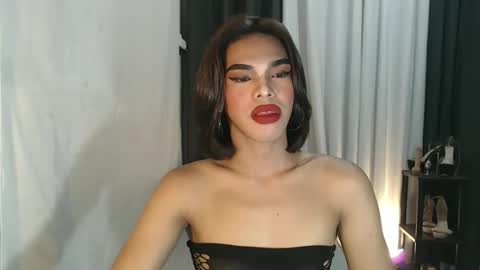 neomi online show from December 20, 3:41 pm