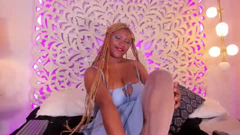 Snapshot of nessa_fox_ chatting on October 6, 7:42 pm Nessa fox online show from October 6, 7:42 pm
