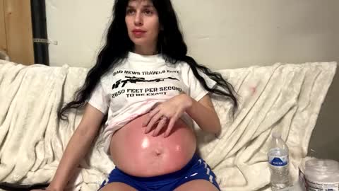 NessaLovesYouMore online show from March 7, 8:02 am