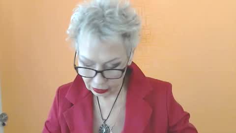 NessyJenixs online show from October 22, 8:06 am