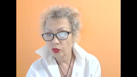 NessyJenixs online show from October 9, 2:11 pm