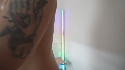 new dee online show from November 17, 5:37 pm