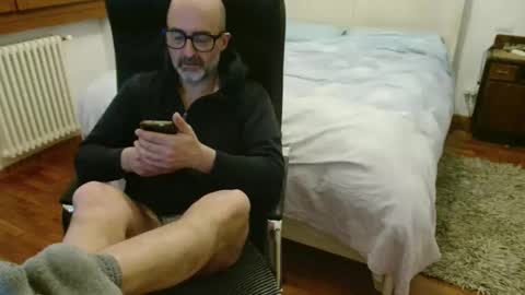 simi online show from March 1, 7:51 pm