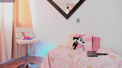 ximena online show from January 25, 9:04 pm