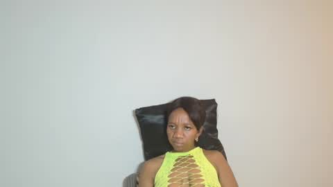 newbootyxx online show from June 16, 4:00 pm