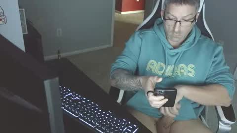 newevo online show from October 27, 6:30 pm