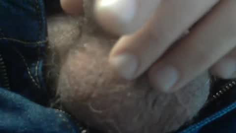 Snapshot of ni983 chatting on December 11, 9:09 am ni983 online show from December 11, 9:09 am