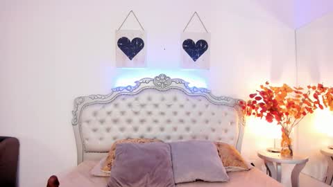 niacolussi online show from November 20, 6:16 pm